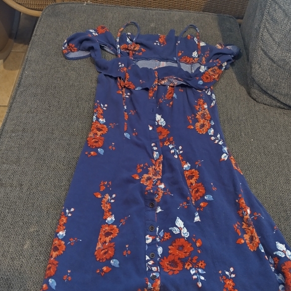 Dress - Picture 2 of 3